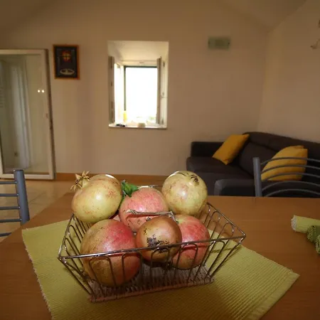 And By The Sea Sumartin, Brac - 5645 Guest house Sumartin